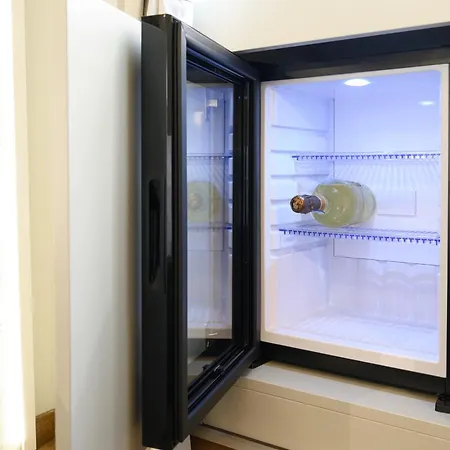 招待所 Antinous 4*