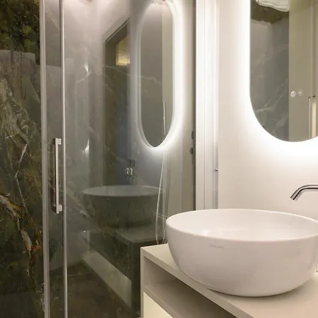 Antinous Maison d'hôtes 4*