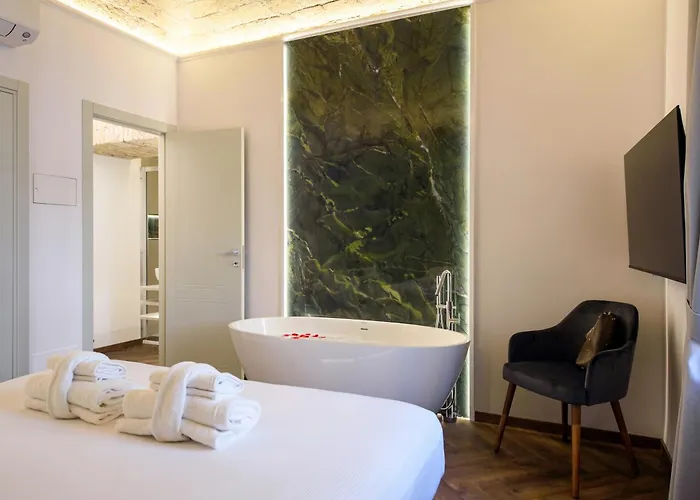 בית הארחה Antinous