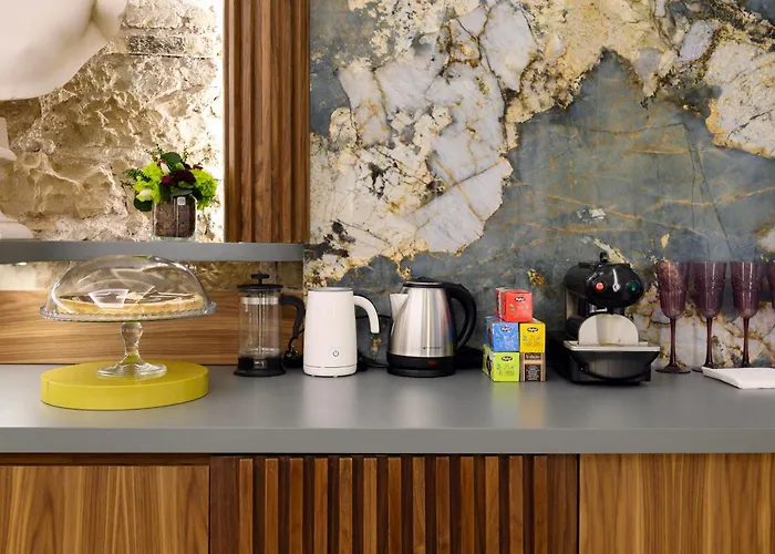 בית הארחה Antinous 4*