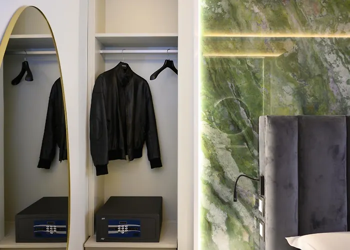 Antinous בית הארחה רומא