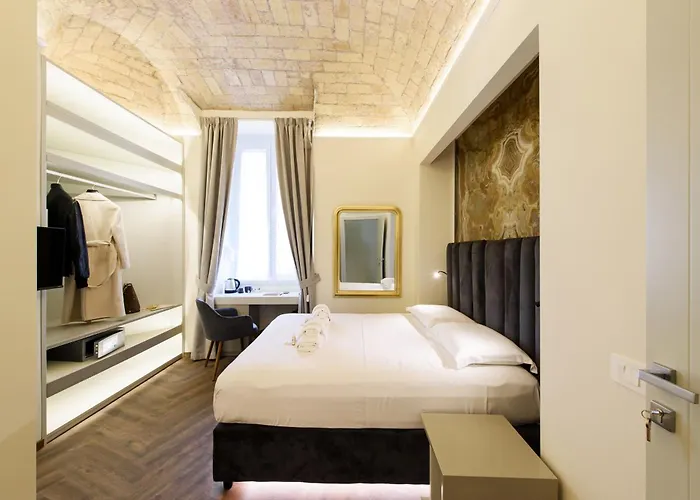 Antinous בית הארחה רומא