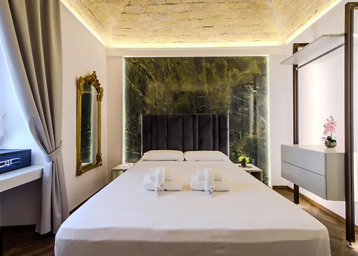 Antinous 4* רומא